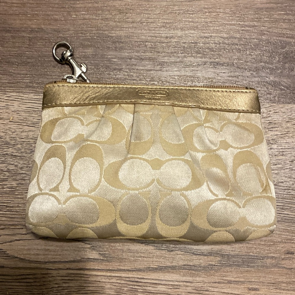 Small coach wristlet (minus the strap)